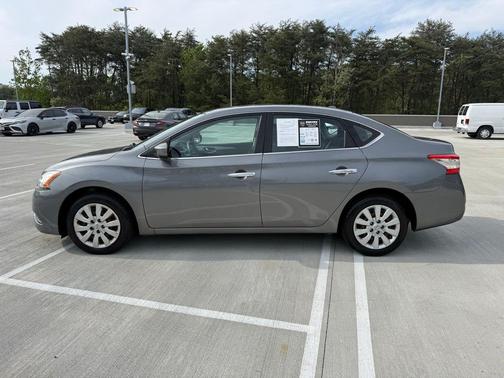 Gun Metallic 2015 Nissan Sentra SV