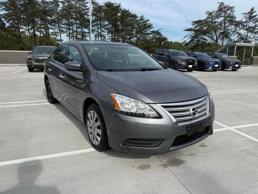Gun Metallic 2015 Nissan Sentra SV