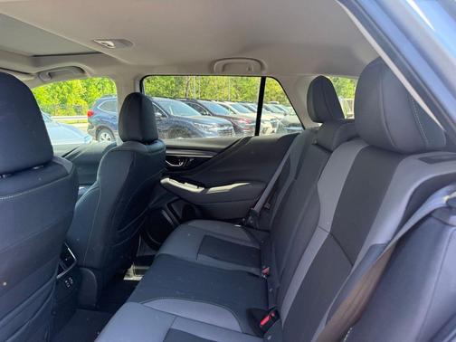 Ice Silver Metallic 2025 Subaru Outback Onyx Edition