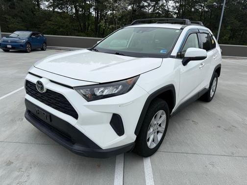 Super White 2020 Toyota RAV4 LE