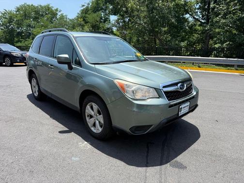 Green Metallic 2015 Subaru Forester 2.5i Premium