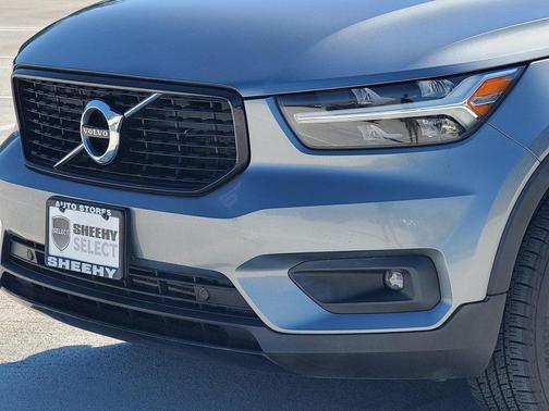 2019 Volvo XC40 T5 R-Design
