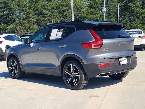 2019 Volvo XC40 T5 R-Design