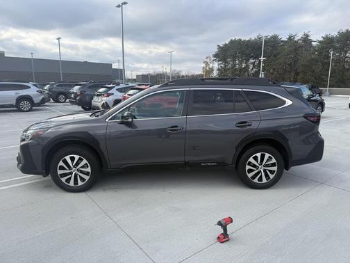 2023 Subaru Outback Premium