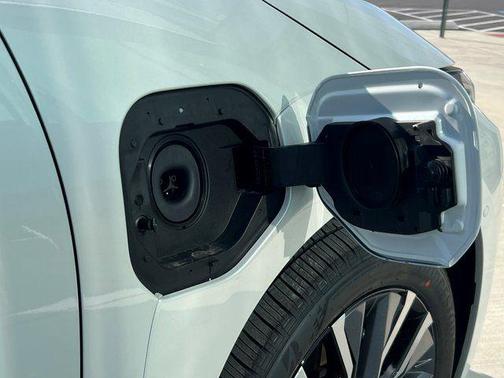 White Pearl 2026 Subaru Solterra Limited