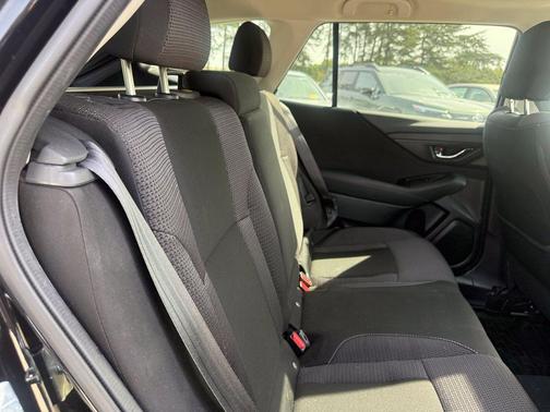 Crystal Black Silica 2022 Subaru Outback Premium
