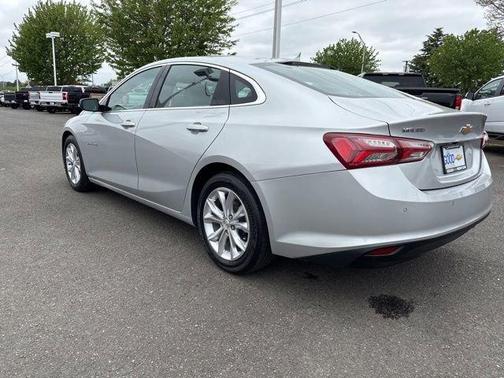 Silver Ice Metallic 2020 Chevrolet Malibu LT