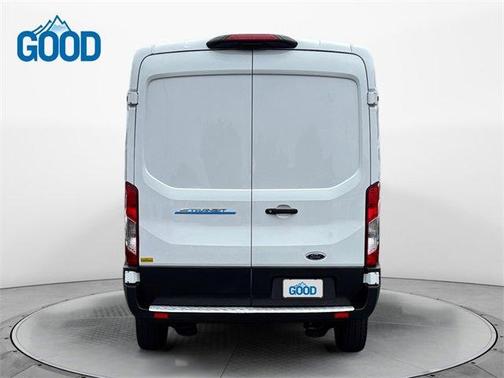 2022 Ford E-Transit Base