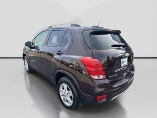 Black Cherry Metallic 2022 Chevrolet Trax LT