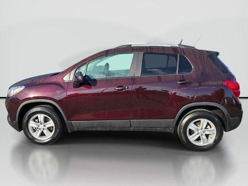 Black Cherry Metallic 2022 Chevrolet Trax LT