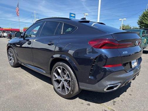 Black 2022 BMW X6 xDrive40i