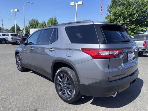 Satin Steel Metallic 2021 Chevrolet Traverse RS