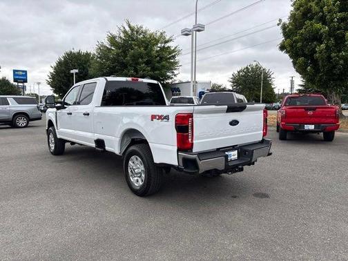 White 2023 Ford F-350 XLT