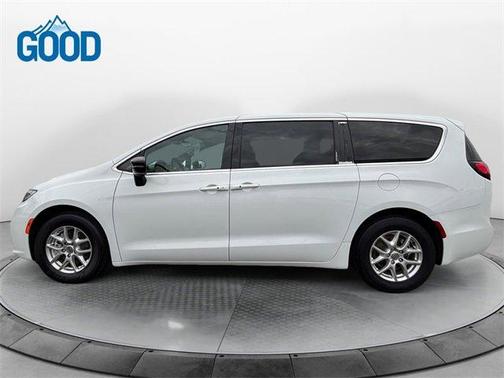 2024 Chrysler Pacifica Touring