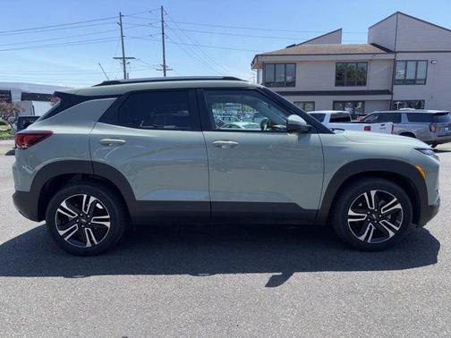 Green 2025 Chevrolet Trailblazer LT