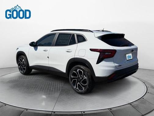 Summit White 2026 Chevrolet Trax 2RS