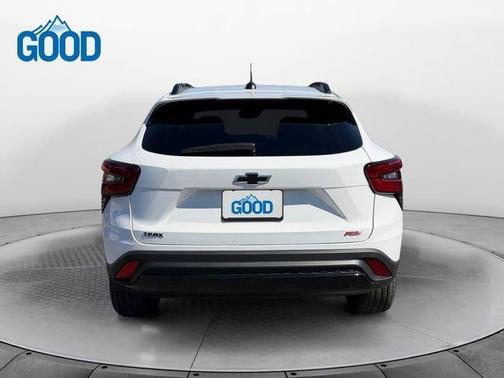 Summit White 2026 Chevrolet Trax 2RS