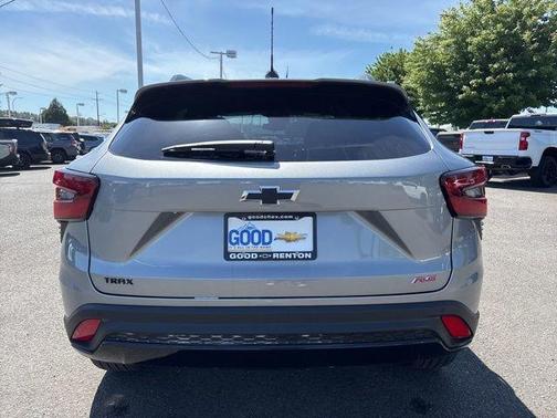 Sterling Gray Metallic 2026 Chevrolet Trax 2RS