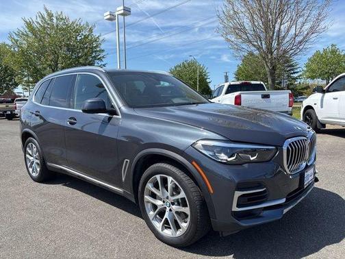 Gray 2022 BMW X5 xDrive40i