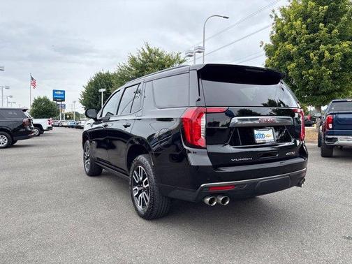 Onyx Black 2024 GMC Yukon AT4