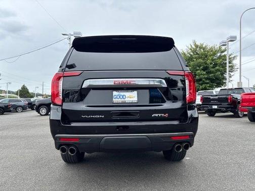 Onyx Black 2024 GMC Yukon AT4