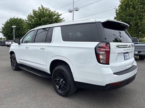 Summit White 2022 Chevrolet Suburban LS
