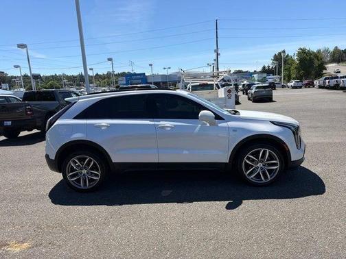 Crystal White Tri-Coat 2019 Cadillac XT4 Sport