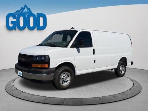 Summit White 2025 Chevrolet Express 3500 Work Van