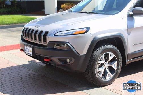 Photo 4 of 30 of 2018 Jeep Cherokee Trailhawk