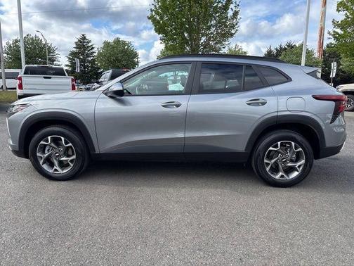 Sterling Gray Metallic 2025 Chevrolet Trax LT