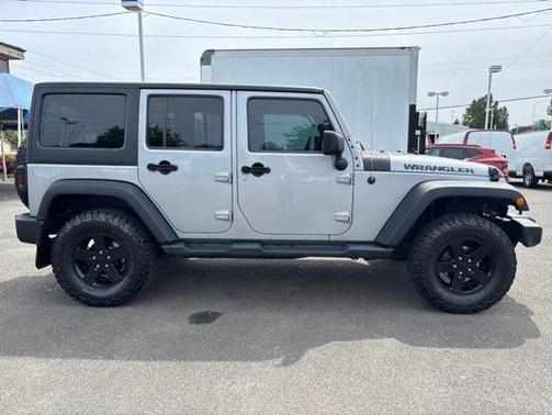 Billet Silver Metallic Clearcoat 2016 Jeep Wrangler Unlimited Sport