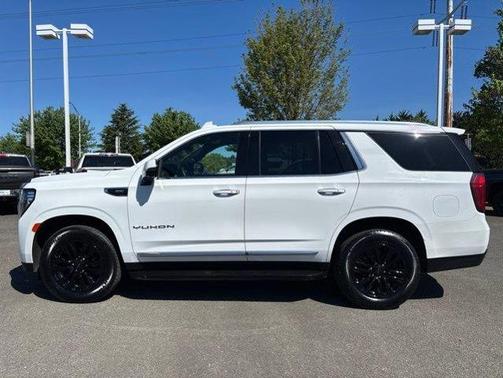 White 2024 GMC Yukon SLT