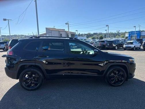 Diamond Black 2019 Jeep Cherokee Latitude Plus