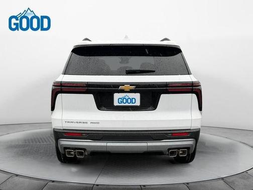 Summit White 2026 Chevrolet Traverse LT