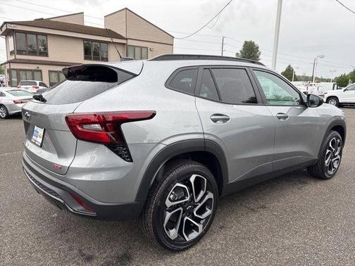 Sterling Gray Metallic 2026 Chevrolet Trax 2RS