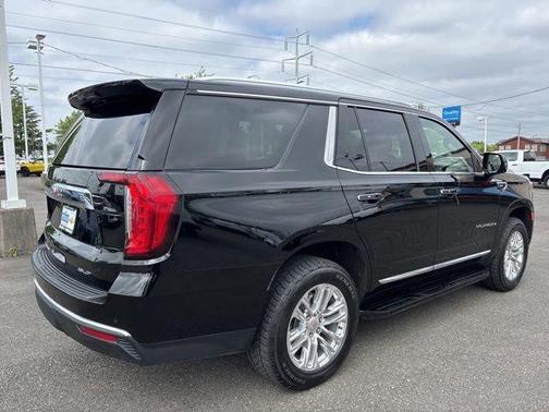 Black 2024 GMC Yukon SLT