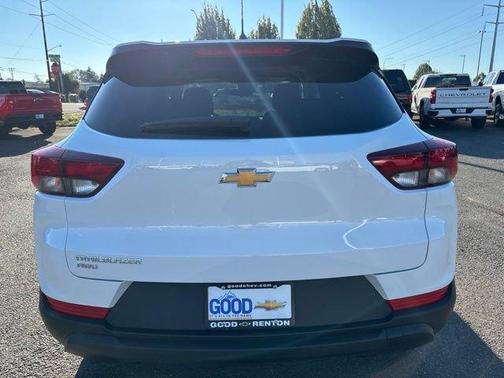 Summit White 2026 Chevrolet Trailblazer LS