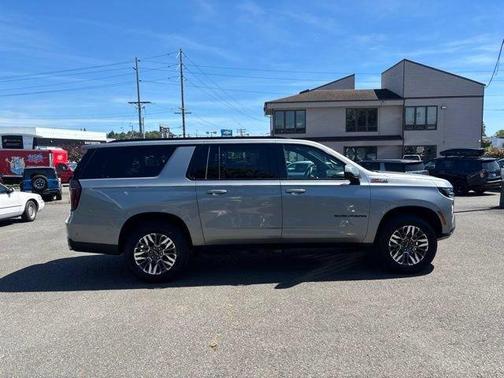 Sterling Gray Metallic 2025 Chevrolet Suburban Z71