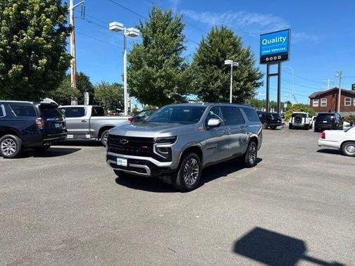 Sterling Gray Metallic 2025 Chevrolet Suburban Z71