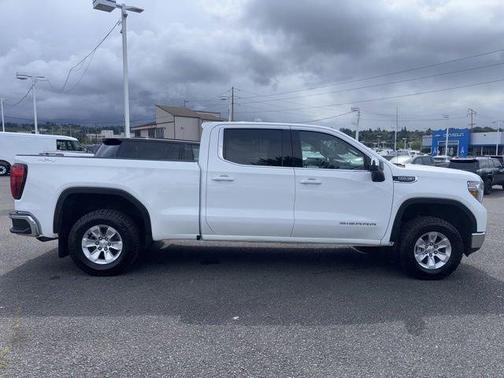 White 2019 GMC Sierra 1500 SLE