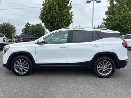 Summit White 2024 GMC Terrain SLT