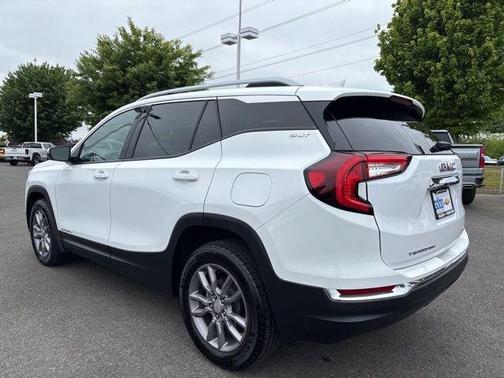 Summit White 2024 GMC Terrain SLT