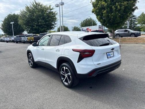 Summit White 2024 Chevrolet Trax 1RS