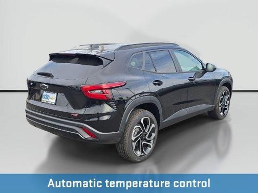 Mosaic Black Metallic 2026 Chevrolet Trax 2RS