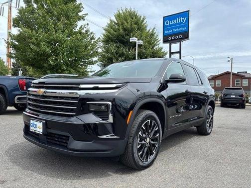 Mosaic Black Metallic 2026 Chevrolet Traverse LT
