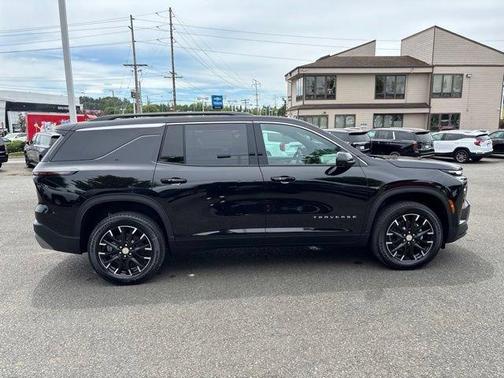 Mosaic Black Metallic 2026 Chevrolet Traverse LT