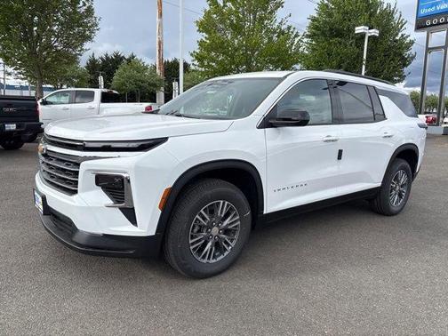 Summit White 2026 Chevrolet Traverse LT