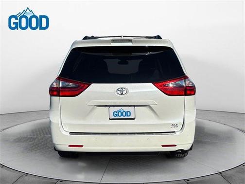 2020 Toyota Sienna XLE Premium