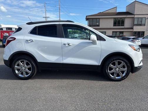 Summit White 2018 Buick Encore Essence