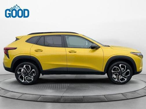 Nitro Yellow 2025 Chevrolet Trax 2RS